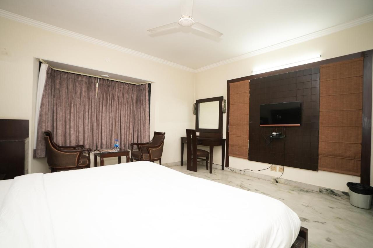 Stay Well Hotels & Homes غورغاون المظهر الخارجي الصورة